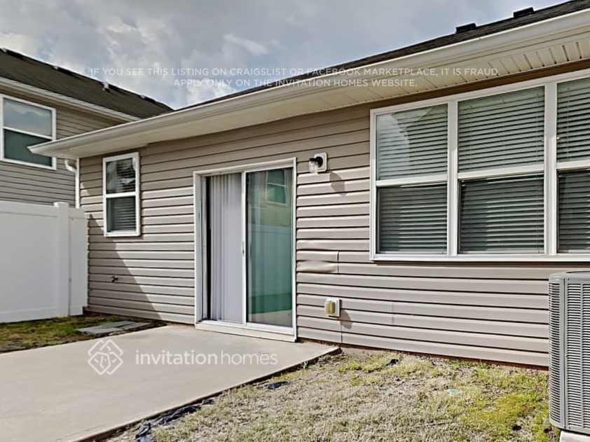 Building Photo - 3917 Cutler Donahoe Way