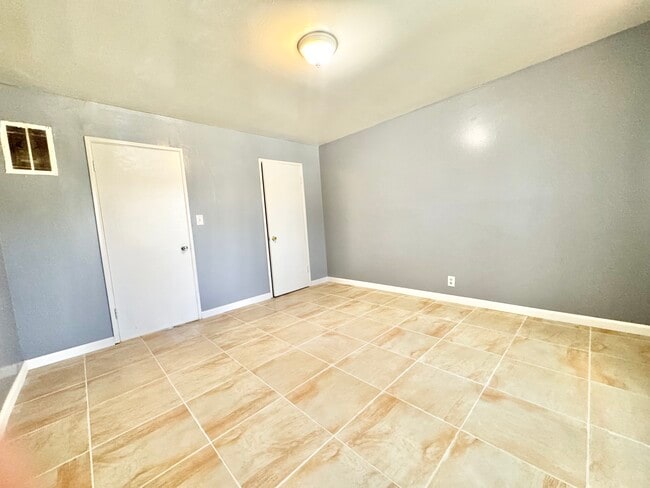 Building Photo - 746 Cory Dr
