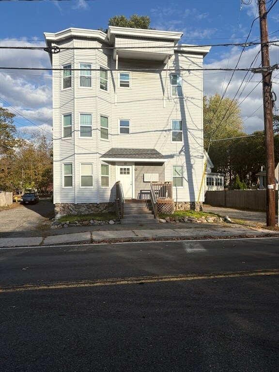Building Photo - 10 Bridge St