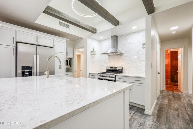 Building Photo - 5733 Saplinas Rd