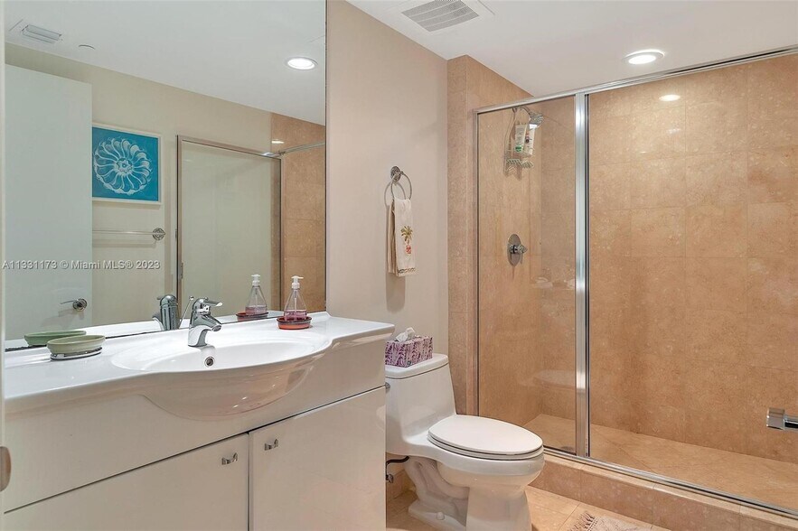 Building Photo - 1850 S Ocean Dr