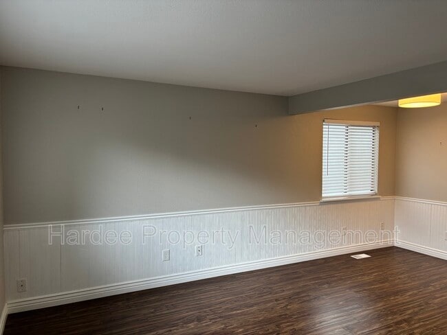 Building Photo - 614 E Pennsylvania St