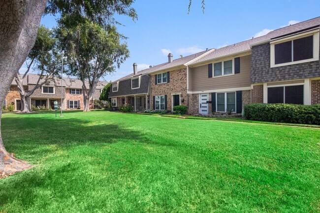 Building Photo - 4844 Milwee St