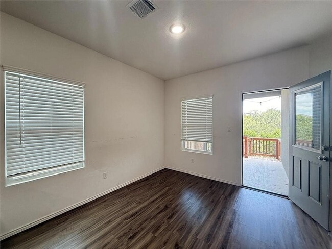 Building Photo - 1216 Blackhaw Ln