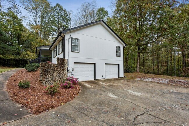 Building Photo - 6365 Union Hill Rd