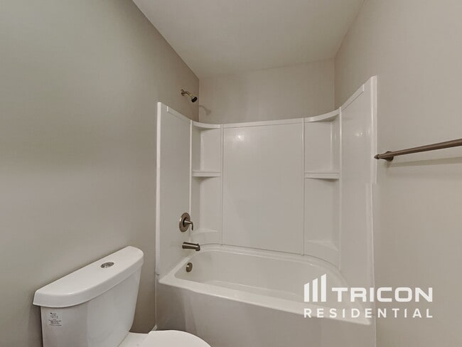 Building Photo - 922 Pointe Andrews Drive