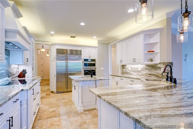 Building Photo - 1528 NE Outrigger Landings Dr