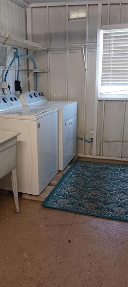 Building Photo - 10913 Liberty Dr