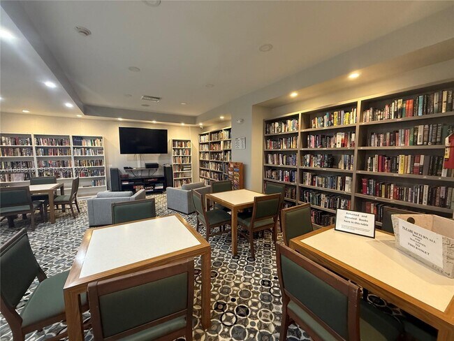 Building Photo - 2751 S Ocean Dr