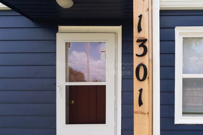 Building Photo - 1301 E Mount Vernon St