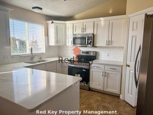 Building Photo - Cedarwood Rd. Single Family Home