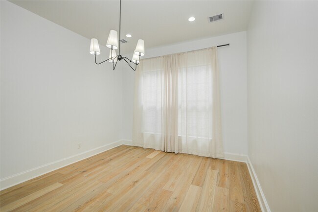 Building Photo - 5002 Eigel St