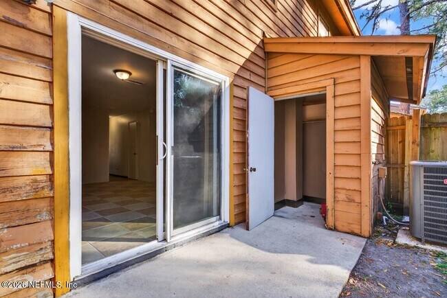 Building Photo - 4482 Melissa Ct W