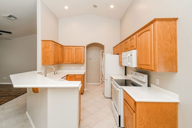 Building Photo - 6152 S Hidden Hill