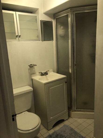 Building Photo - 4514 Albemarle St NW