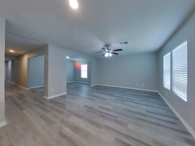 Building Photo - 15673 Briar Frst Dr