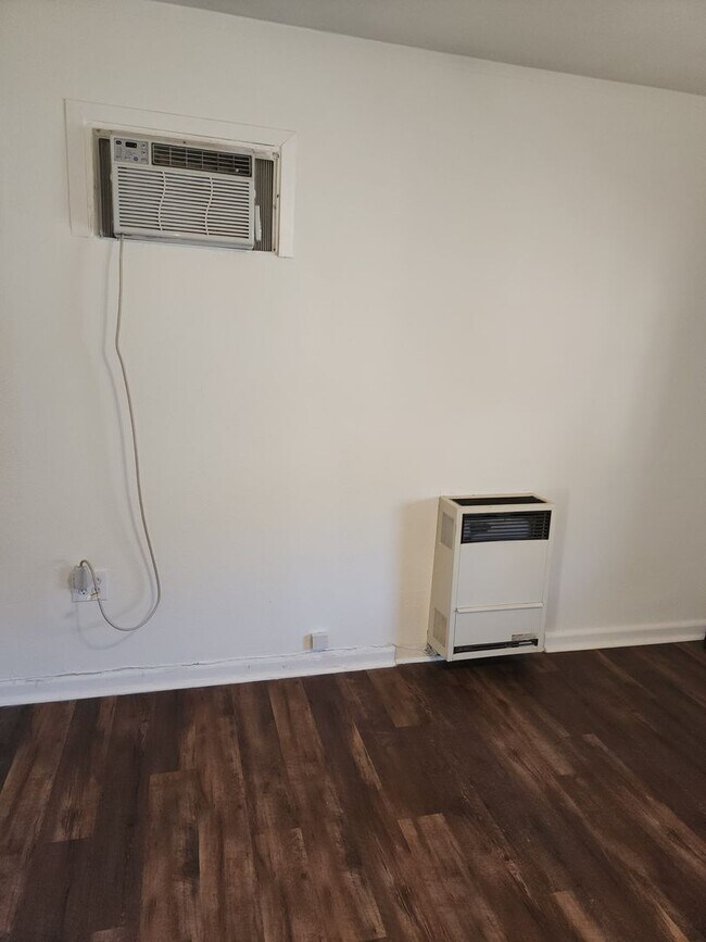 Building Photo - M508LA  ( Placement only property)