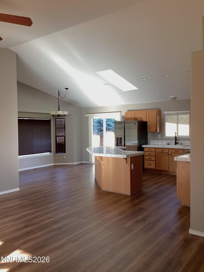 Building Photo - 2175 Albatross Way