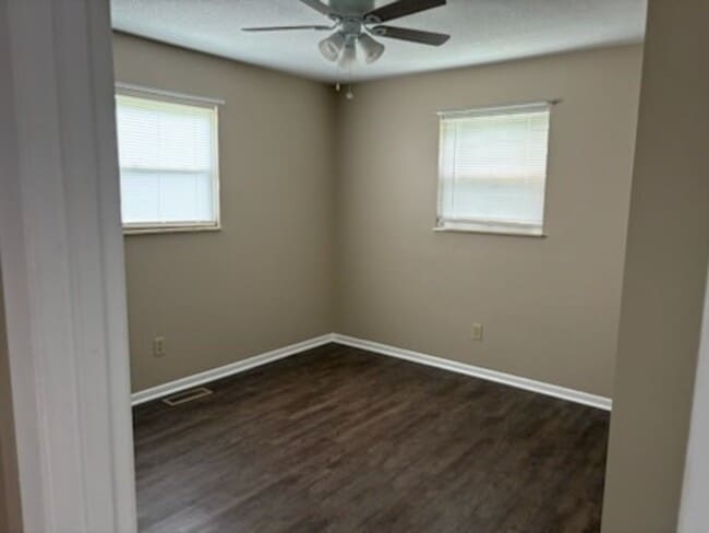 Building Photo - 2 Bed, 1.5 Bath Single Family Home in Mary...