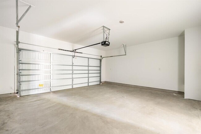 Building Photo - 123 Watkinville Rd