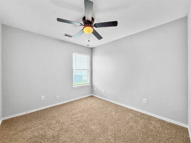 Building Photo - 4311 Amaryllis Ave