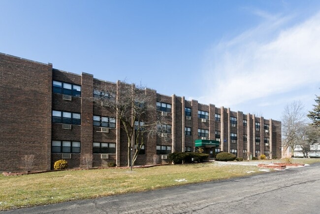 Building Photo - 701 Elm Pl