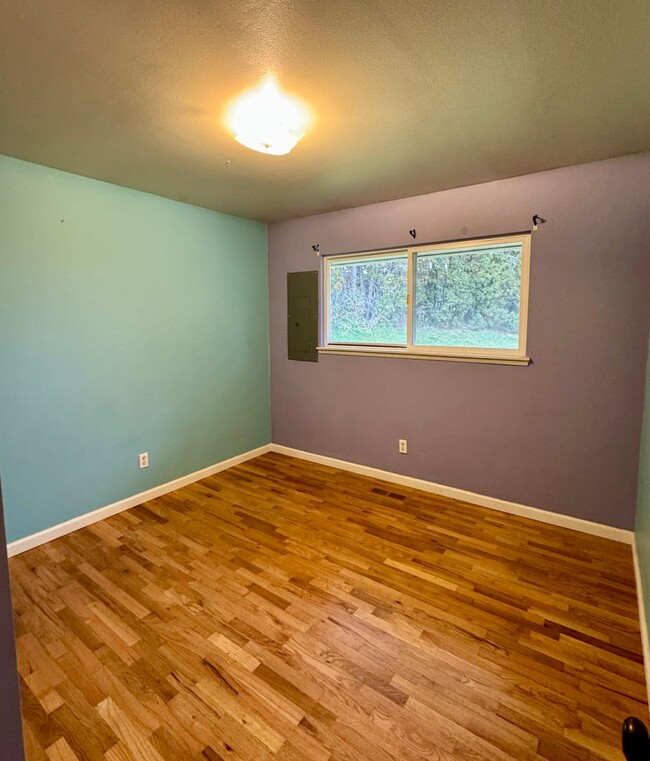 Building Photo - 3 Bedroom Home in West Valley! $200 off se...