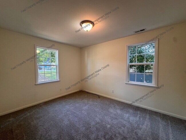 Building Photo - 612 Essington Pl