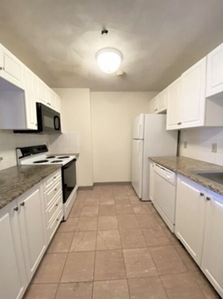 Building Photo - 373 Highland Ave