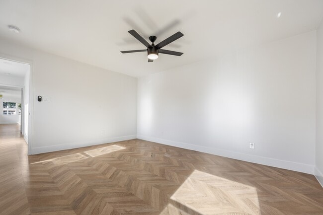 Building Photo - 5916 Walnut Ave