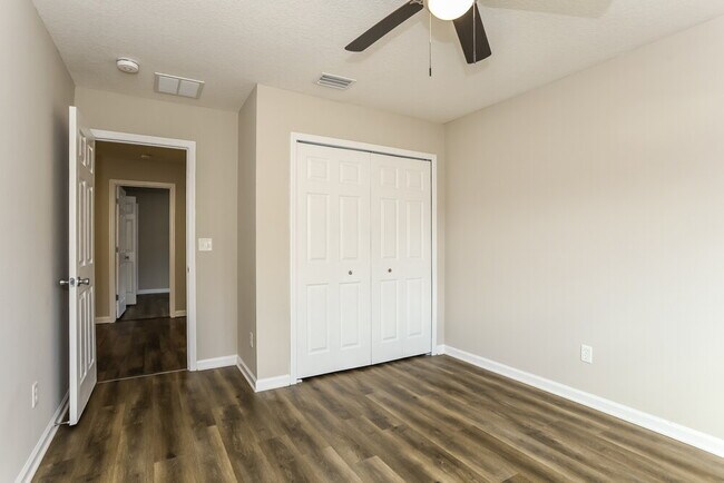 Building Photo - 523 Worcester Ct.