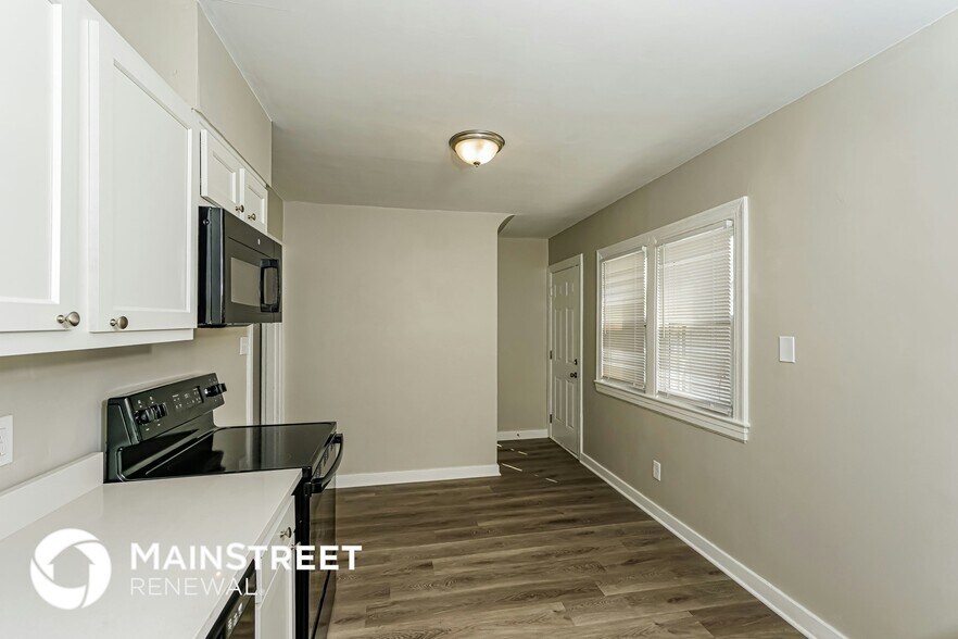 Building Photo - 1028 Walter Ave