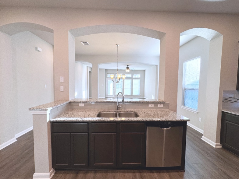 Building Photo - 2725 Keathley Dr