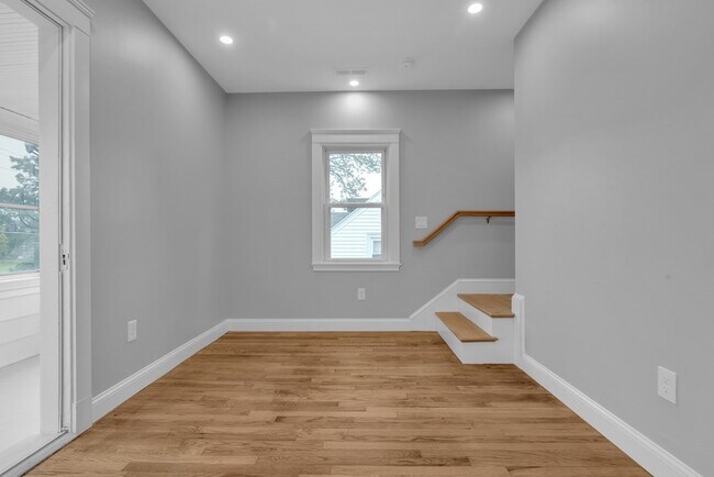 Building Photo - 48 Webster St