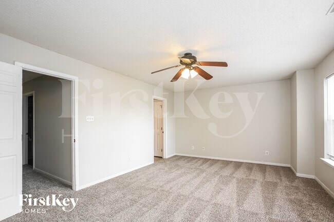Building Photo - 16773 Lowell Dr