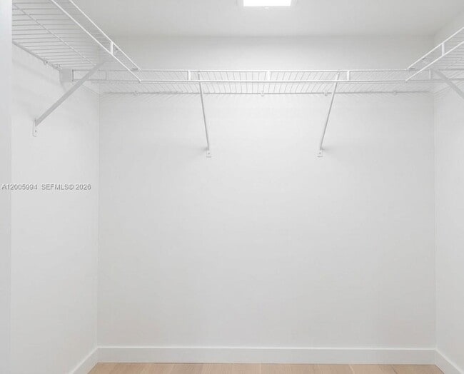 Building Photo - 1200 Brickell Bay Dr