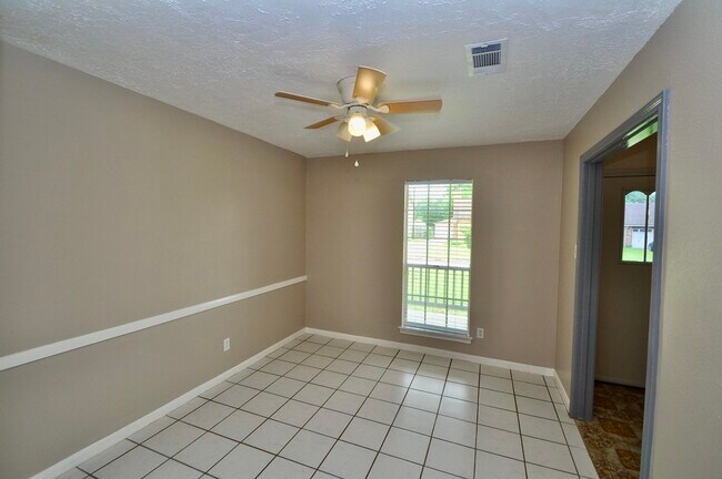 Building Photo - 6822 La Puente Dr