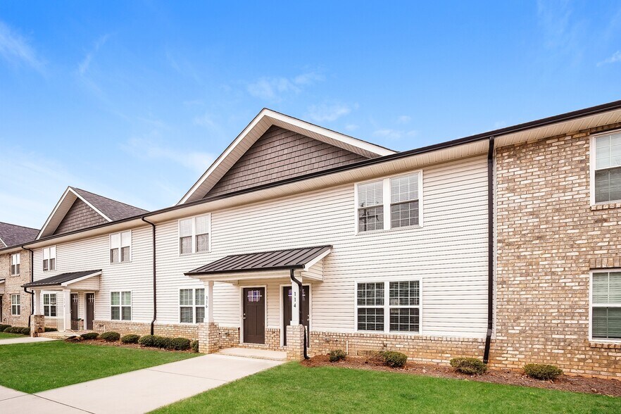 Building Photo - 114 Rowan St