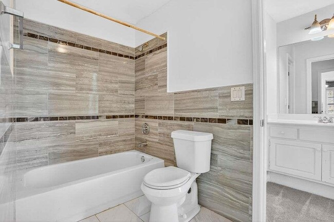 Building Photo - 1200 Cresthaven Ln NW