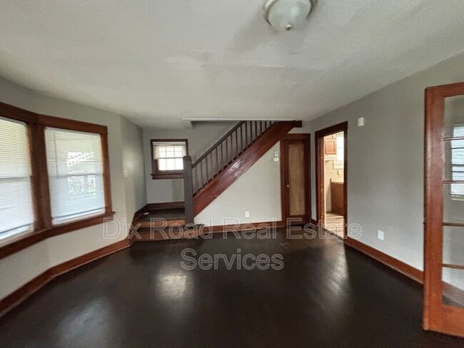 Building Photo - 4013 E 3rd St