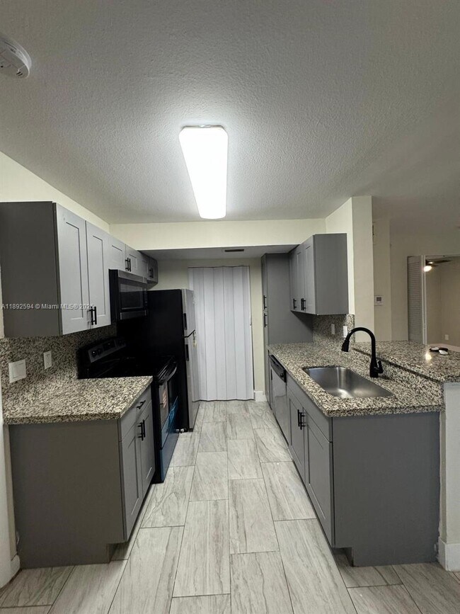 Building Photo - 8737 NW 39th St