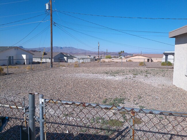 Building Photo - Long Term Duplex rental