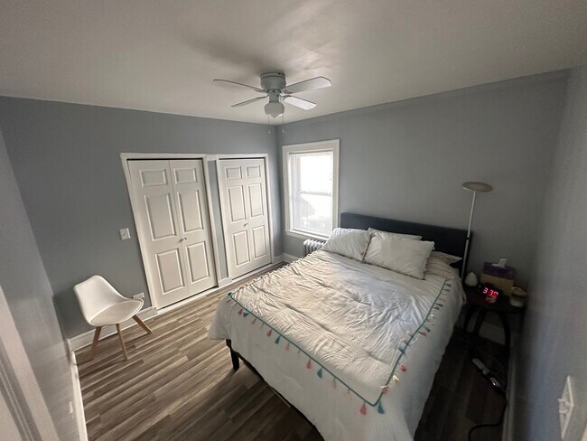 Building Photo - 215 N 2nd Ave