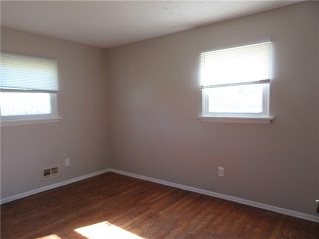 Building Photo - 212 Vollmer Pkwy