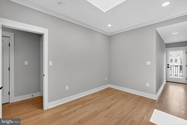 Building Photo - 1329 Irving St NW