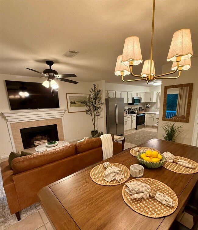 Building Photo - 1 Laurel Oak Pl