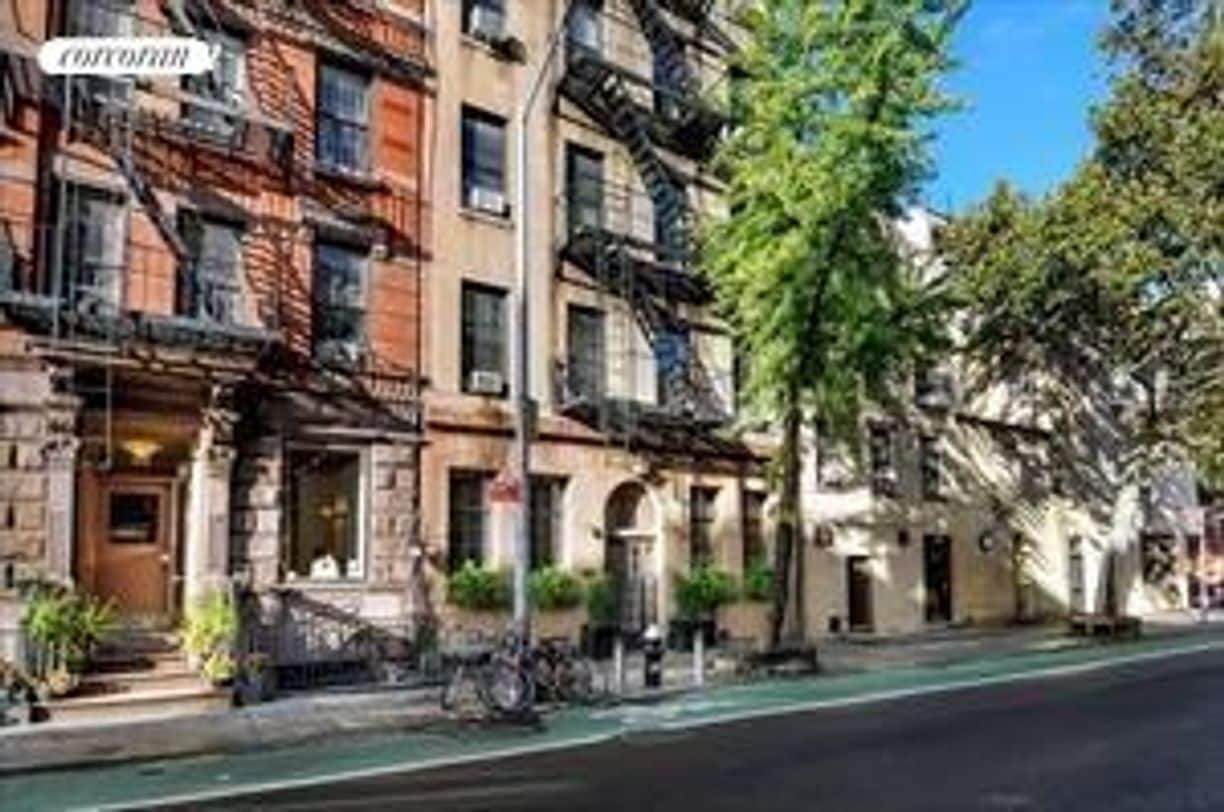 Building Photo - 163 W 10th St