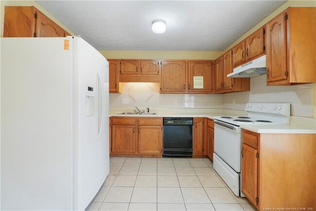 Building Photo - 6585 Applewhite Rd