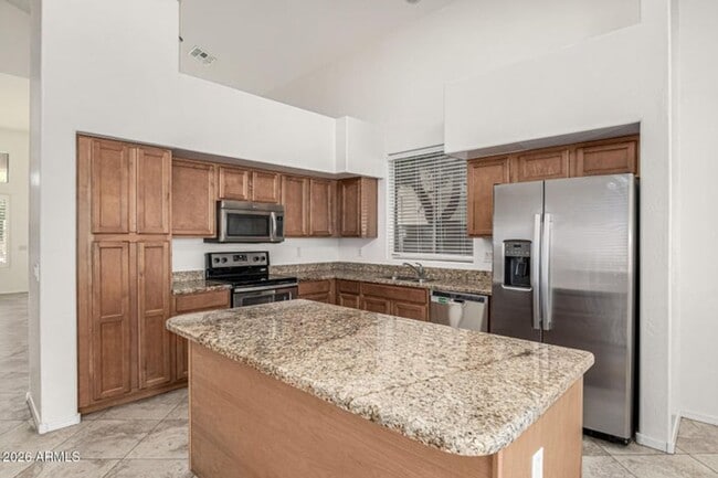 Building Photo - 8760 W Augusta Ave