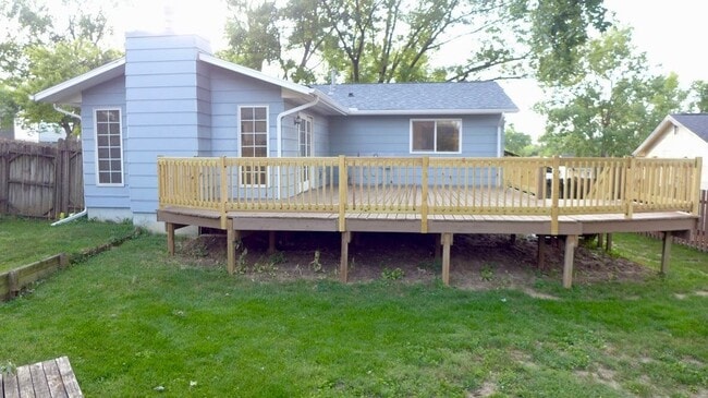 Building Photo - 1175 Lindale Dr